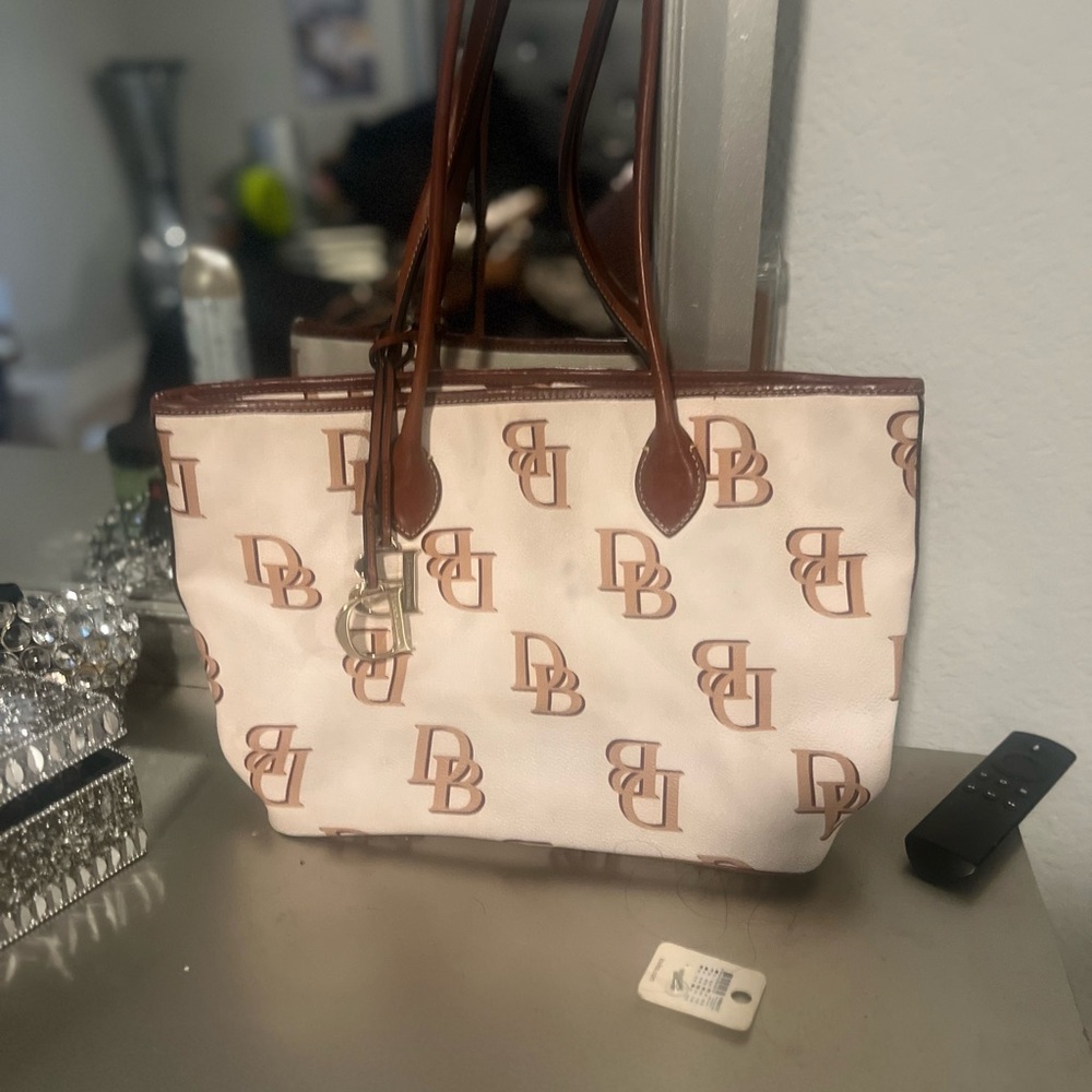 Gently used purses good shape